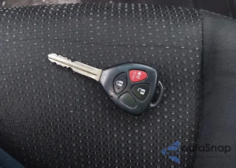 2009 Pontiac Vibe из США, поврежденный, VIN 5Y2SP670X9Z453886